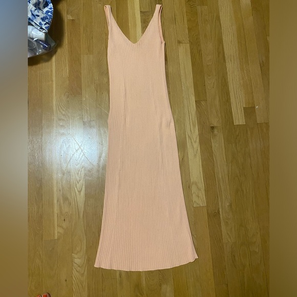 Line & Dot
HALL SWEATER DRESS in Peach - Picture 5 of 5